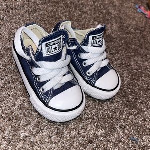 Navy blue converse